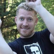 Curtis Hales's Instagram, Twitter & Facebook