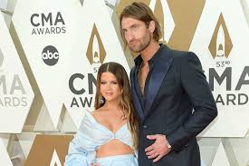 2 age(28 years), parents, siblings, family, ethnicity, nationality. Maren Morris Ryan Hurd Can Attest To The Power Of Baby Luck
