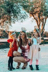 2019 Goals For A Happier Self Our New Year S Photoshoot Ali Ish New Year Photoshoot Eve Outfit New Years Eve Outfits