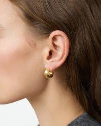 Leah Ring's Instagram, Twitter & Facebook