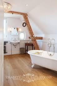 Badezimmer Im Klassischen Landhausstil Traditionelle Bader Badezimmereinrichtung Bad Styling