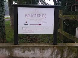 Deutlich sichtbare farbgebung in wetterfester qualität. Bauernstube Schilder Di Signs Mediendesign
