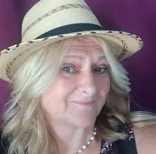 Do pools stay open later in summer?