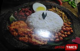 Nasi lemak is malaysia's most famous food, and literally means coconut rice. Nasi Lemak Pak Nasser Jadi Welcome Food Malaysia Malangtimes