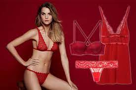 Francesca cipriani in lingerie di colore rosso su instagram in vista di capodanno. Rosso A Capodanno 2019 Il Colore Portafortuna Su Abiti E Intimo Per L Ultima Notte Dell Anno