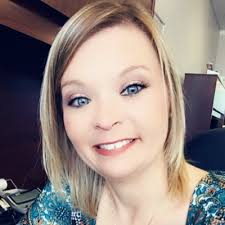 Amber Huggins (@MsFam28)