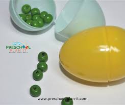 Check out this amazing collection of art projects for preschoolers! Five Senses Preschool Theme