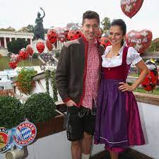 Auch wenn der fußball im mittelpunkt des paares steht und sich ihre planungen nach. Robert Lewandowski Anna Lewandowska Im Ersten Gemeinsamen Deutschen Interview Gala De