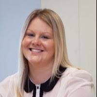 Laura Manser's Instagram, Twitter & Facebook