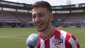 Gelen teklife sürpriz bir teklifle karşılık veren galatasaray'ın gözü bir taşla iki kuş vurmakta. Halil Dervisoglu Over De Interesse Van Trabzonspor Het Is Mooi Dat Zo N Club Interesse Toont Youtube