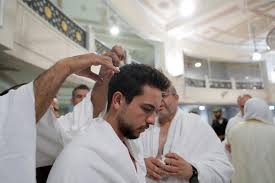 وصفت الملكة نور، أرملة العاهل الأردني الراحل الملك حسين بن طلال، المزاعم التي صدرت أمس عن السلطات الأردنية بحق ابنها، ولي العهد السابق الأمير حمزة، بقيامه بتحركات ونشاطات توظف لتقويض استقرار المملكة، بأنها افتراء شرير. Ø§Ù„Ø£Ù…ÙŠØ± Ø§Ù„Ø­Ø³ÙŠÙ† Ø¨Ù† Ø¹Ø¨Ø¯ Ø§Ù„Ù„Ù‡ Ø§Ù„Ø«Ø§Ù†ÙŠ ÙŠØ¤Ø¯ÙŠ Ù…Ù†Ø§Ø³Ùƒ Ø§Ù„Ø¹Ù…Ø±Ø© Ù…Ø¬Ù„Ø© Ø³ÙŠØ¯ØªÙŠ