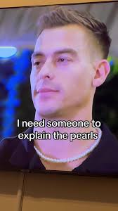 Are they real pearls? Fake? How did you decide to wear pearls? I need to  know! #bachelornation #thebachelorette #abcbachelorette #bachelormonday  #abc #pearlnecklace @The Bachelorette @Bachelor Nation