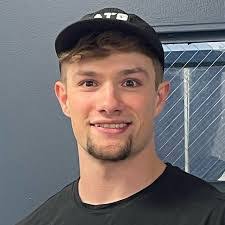 Lindsey Walters's Instagram, Twitter & Facebook