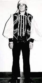 Mi refugio es el nombre del prostíbulo propiedad del ex titan en el ring, el gitano ivanoff, que fue clausurado y se le retiró la fraudulenta habilitación tras sistemática denuncia de la alameda y los vecinos. Archivo El Gitano Ivanoff Titanes En El Ring Jpg Wikipedia La Enciclopedia Libre