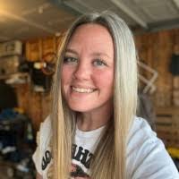 Hallie Bartlett's Instagram, Twitter & Facebook