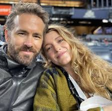 Blake lively has had enough. Witzig Blake Lively Bezeichnet Ryan Reynolds Als Ihren Fan Promiflash De