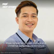 Inanunsiyo ni Teacher Jomar Macatangay Legarte na may sponsor ng lechon,  pizza, drinks, at gifts para sa kanilang Christmas party. Read the story  here http://bit.ly/3W2W6ak