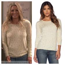 The Big Bang Theory Season 10 Episode 4 Penny S Yellow Leopard Sweater Shop Your Tv