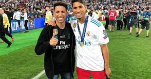 Xeka on target mauricio pochettino's men are currently locked in their first competitive fixture of the new campaign. Hakimi Racconta Hakimi Io E Mio Fratello Achraf Dal Barrio A San Si