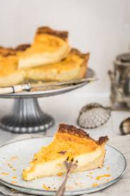 Für die creme zunächst vanillemark, sahne und milch erhitzen. Creme Brulee Tarte Mit Passionsfrucht Und Orange Salzig Suss Und Lecker
