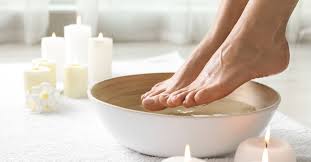 فوائد نقع القدمين بالماء والملح ويب طب