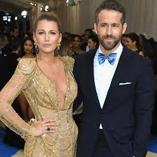 Aug 17, 2020 · ryan reynolds jokingly apologizes to wife blake lively after selling aviation gin in a $610 million deal this link is to an external site that may or may not meet accessibility guidelines. Blake Lively Reynolds Noch Ein Baby Das Sagen Sie Auf Instagram Gala De