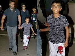 Ajay devgn biography, wiki, age, height, affairs, wife. Pic Ajay Devgn And Son Yug Head To Singapore For Republic Day Weekend