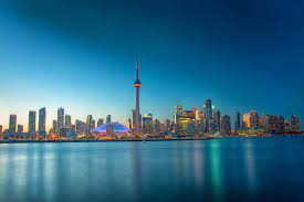 Canada is slightly larger than the united states, but has only about a tenth as many people. Viver No Canada Requisitos Tipos De Visto Bolsas De Estudo Viagem E Turismo