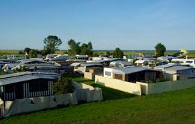 Wohne mit meinem 15 jährigen bruder und unserem vater zusammen. Fkk Camping Ostsee Dauercamper