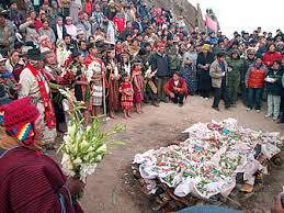 Nuestro objetivo era participar de la ceremonia del solsticio de invierno, momento en que el pueblo aymará festeja la llegada de un nuevo año. Willka Kuti Ano Nuevo Aymara Listos Para Su Celebracion En Bolivia