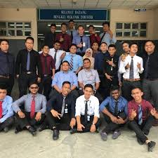 Institut kemahiran belia negara dan institut kemahiran tinggi belia negara merupakan sejenis institusi berteraskan kemahiran yang bernaung di bawah kementerian belia dan sukan for faster navigation, this iframe is preloading the wikiwand page for institut kemahiran belia negara. Institut Kemahiran Belia Negara Pagoh Akademi Universitas Umum Di Muar