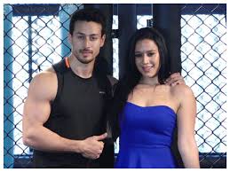 Krishna was seen hitting the beach with eban. Tiger Shroff Pulls Sister Krishna Shroff S Legs On Social Media And It Is Simply Too Cute To Be Missed Hindi Movie News Times Of India