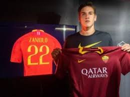 Nicolo zaniolo is a player who has been linked with a move to tottenham this summer, but spurs face a battle to sign the midfielder. Nicolo Zaniolo 22 As Roma Kaderspieler Romazone Die Deutschsprachige As Roma Community