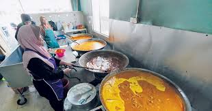 Nasi berlauk with ikan tongkol masak kuning. Rahsia Nasi Berlauk Kak Chik Negerikelantan Com