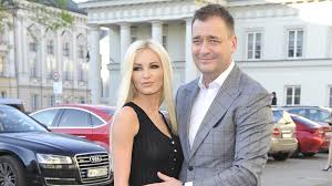 Według naszych informacji związek aktora znanego z „barw szczęścia z młodszą modelką zakończył się na długo przed. Jacek Rozenek I Roksana Gaska Na Wakacjach Zdjecie Instagram Plejada Pl
