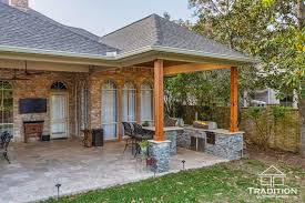 Sep 06, 2019 · an outdoor kitchen can turn your backyard into party central and increase your home's value. Weston Lakes Covered Patio With Outdoor Kitchen