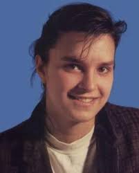 Sirima vivait une relation tumultueuse avec kahatra sasorith, musicien sans succès. 1569 Sirima Un Destin Brise Le Journal D Une Femme Qui Sort A Peine De