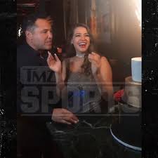 Very surprised @daznboxing had not one executive that night witnessing a star in the making. Oscar De La Hoya Throws Baller Casino Party For Girlfriend S Birthday