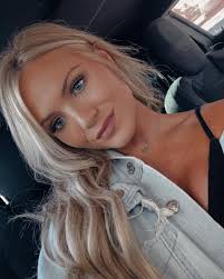 Carly Michelle Cox (@carly.michelllee) • Instagram photos and videos