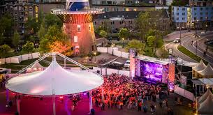 Leiden viert Koningsnacht met uitverkocht festival op Lammermarkt
