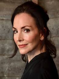 Introduce Yourself : Elizabeth Kate: experienced screenwr…