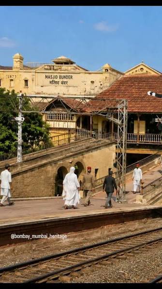Old Pictures of Mumbai (Bombay) Here comes the train! One of the earliest undated pictures taken of the city's rail system depicts Bombay's commuters doing exactly the same thing in the 19th