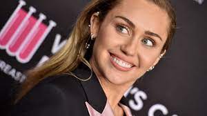 Watch Miley Cyrus Lip Sync to Her Own Hannah Montana Song | wkyc.com