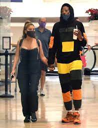 Larsa pippen's dating life has become a big topic of conversation in the sports world since she was spotted out with malik beasley last year, but it appears she has moved on from the minnesota timberwolves star. Larsa Pippen Holds Hands With Nba S Malik Beasley His Wife Reacts People Com