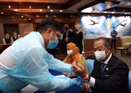 Here is how to make a counterfeit vaccination record for you and your family. Pm Will Be First Covid 19 Vaccine Recipient In Malaysia