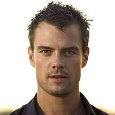 If that little space is sending chills down your spine, sit back and relax because in this menwit article, you can go through different widow's peak hairstyles that enable you to hide it as well as attenuate it. 53 Widow S Peak Hairstyles For Men Men Hairstyles World