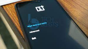 Then release the power button but continue holding the volume down button until the cyanogen recovery menu appears. How To Clear Oneplus 5 5t Cache Without Losing Data Techbeasts