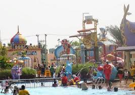 Biaya masuk cukup murah dengan wahana yang ditawarkan, tiket masuk plus semua wahana air dan tiket terusan. Tiket Masuk Juwana Water Fantasy Pati Deasikumbang