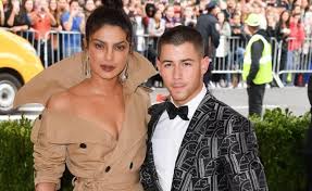 In the post, she had written his age as 27, although he's 26 at the moment. Priyanka Chopra And Nick Jonas Age In Hindi Priyanka Chopra Age