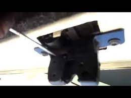 الشنطة الخلفية لا تفتح coffre qui ne s ouvre plus tutoriel mecanique mokhtar شروحات مكانيك مختار youtube